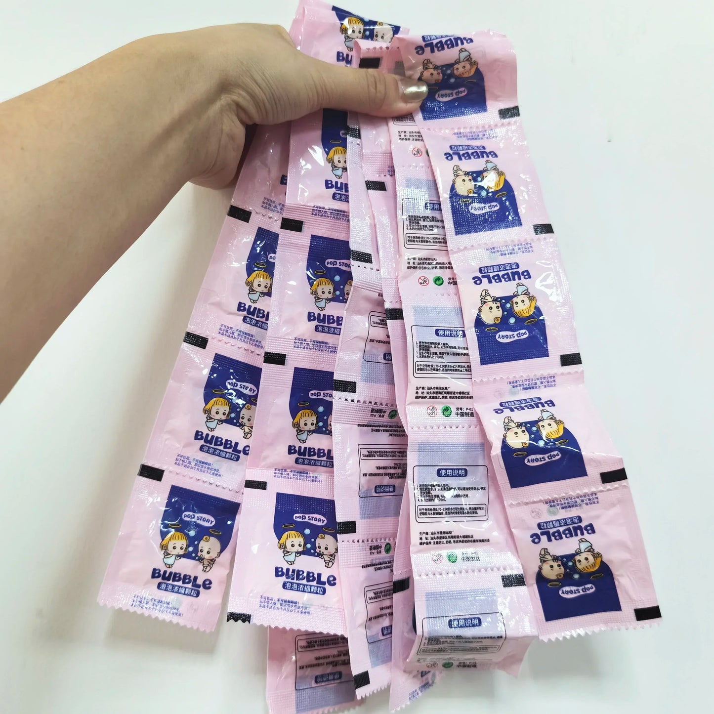 Recharge Liquide à Bulles Concentré en Granulés (10 à 30 pcs) – Solution pour Pistolet & Machine à Bulles